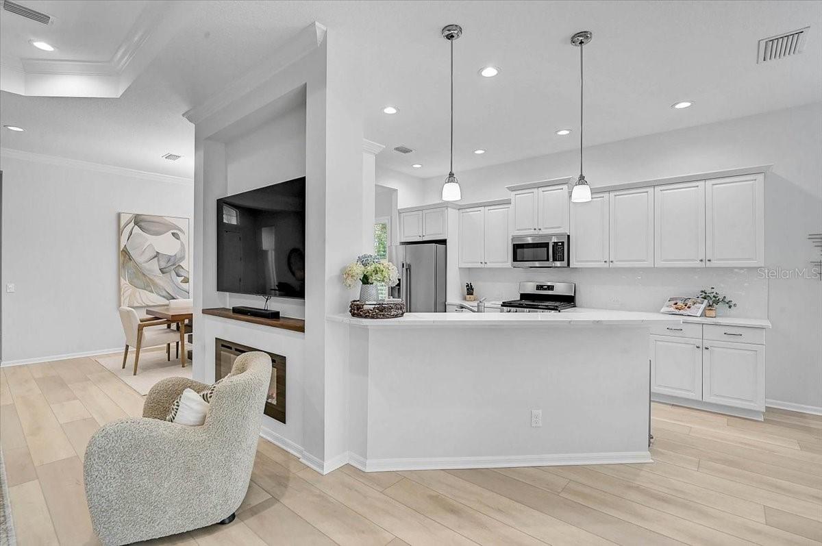 Listing Image #11