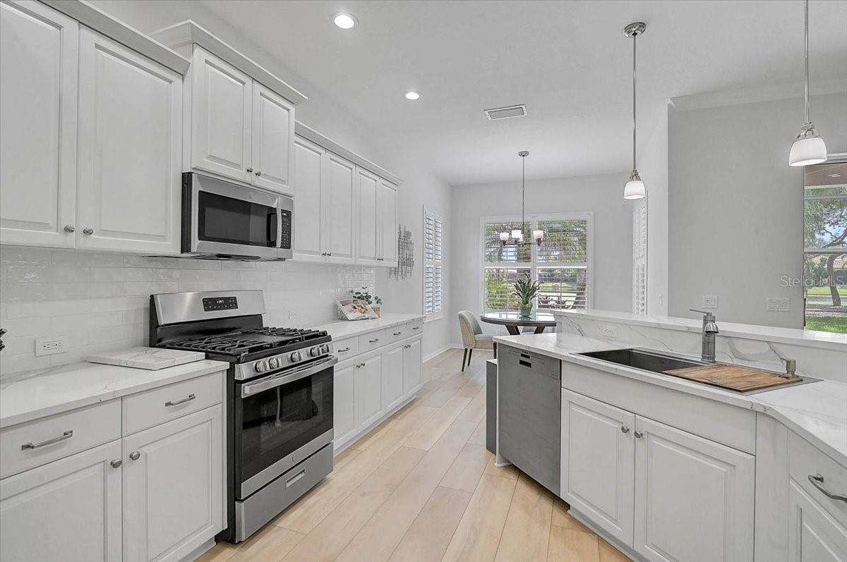 Listing Image #13
