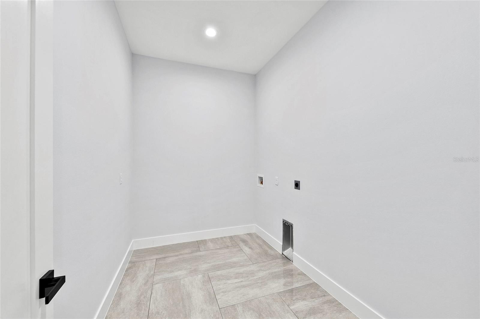 Listing Image #32
