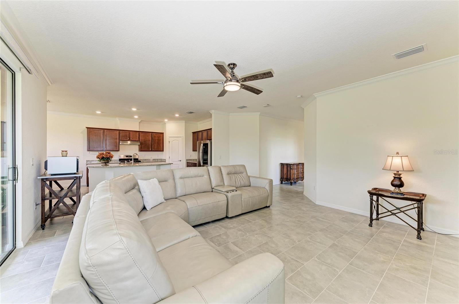 Listing Image #12