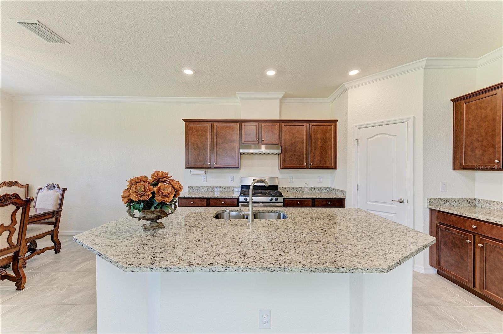 Listing Image #15