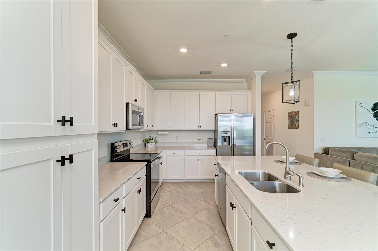 Listing Image #11