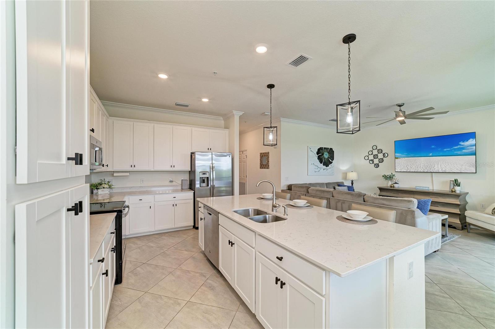 Listing Image #12