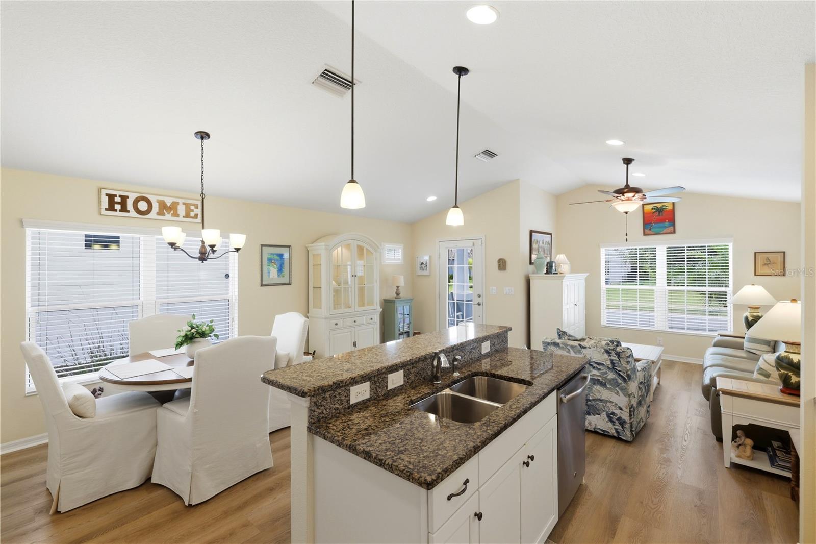 Listing Image #11