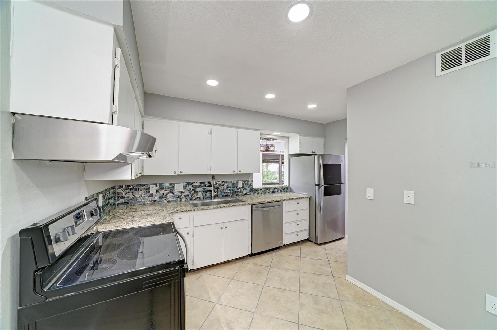 Listing Image #3