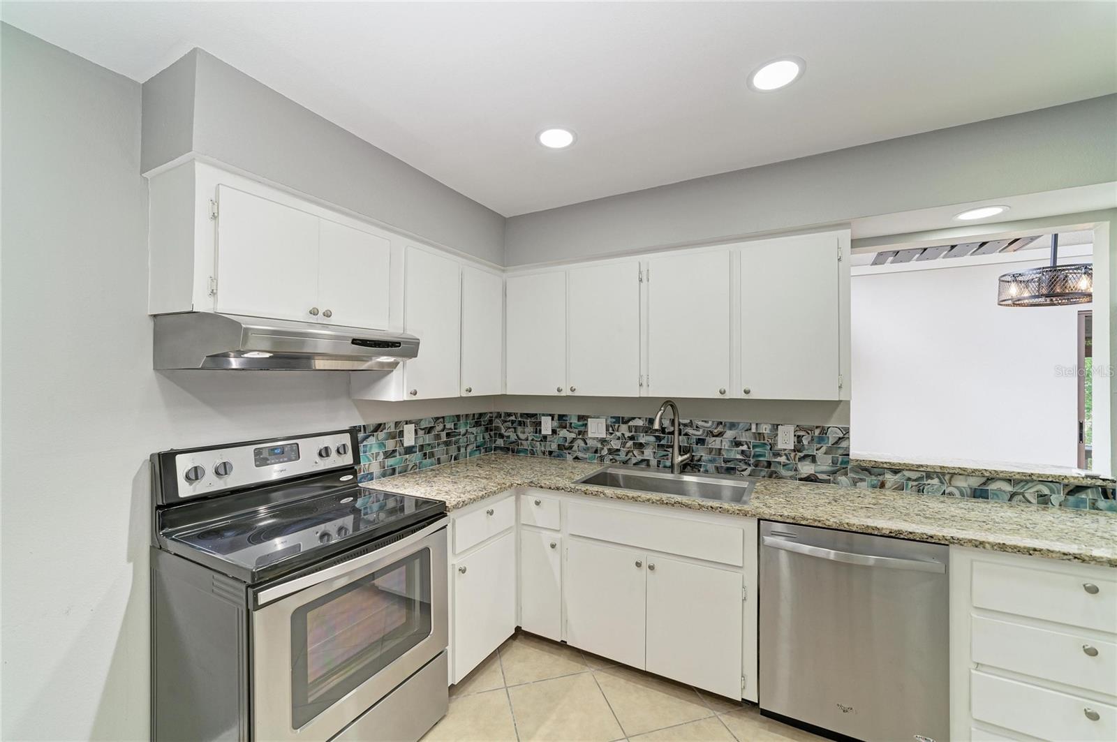 Listing Image #4