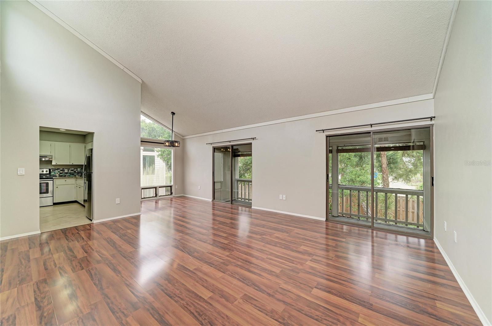 Listing Image #7