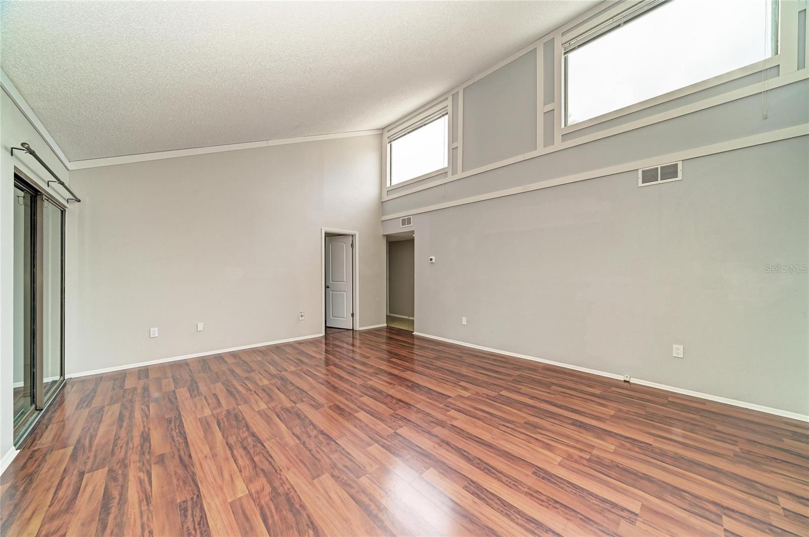 Listing Image #8