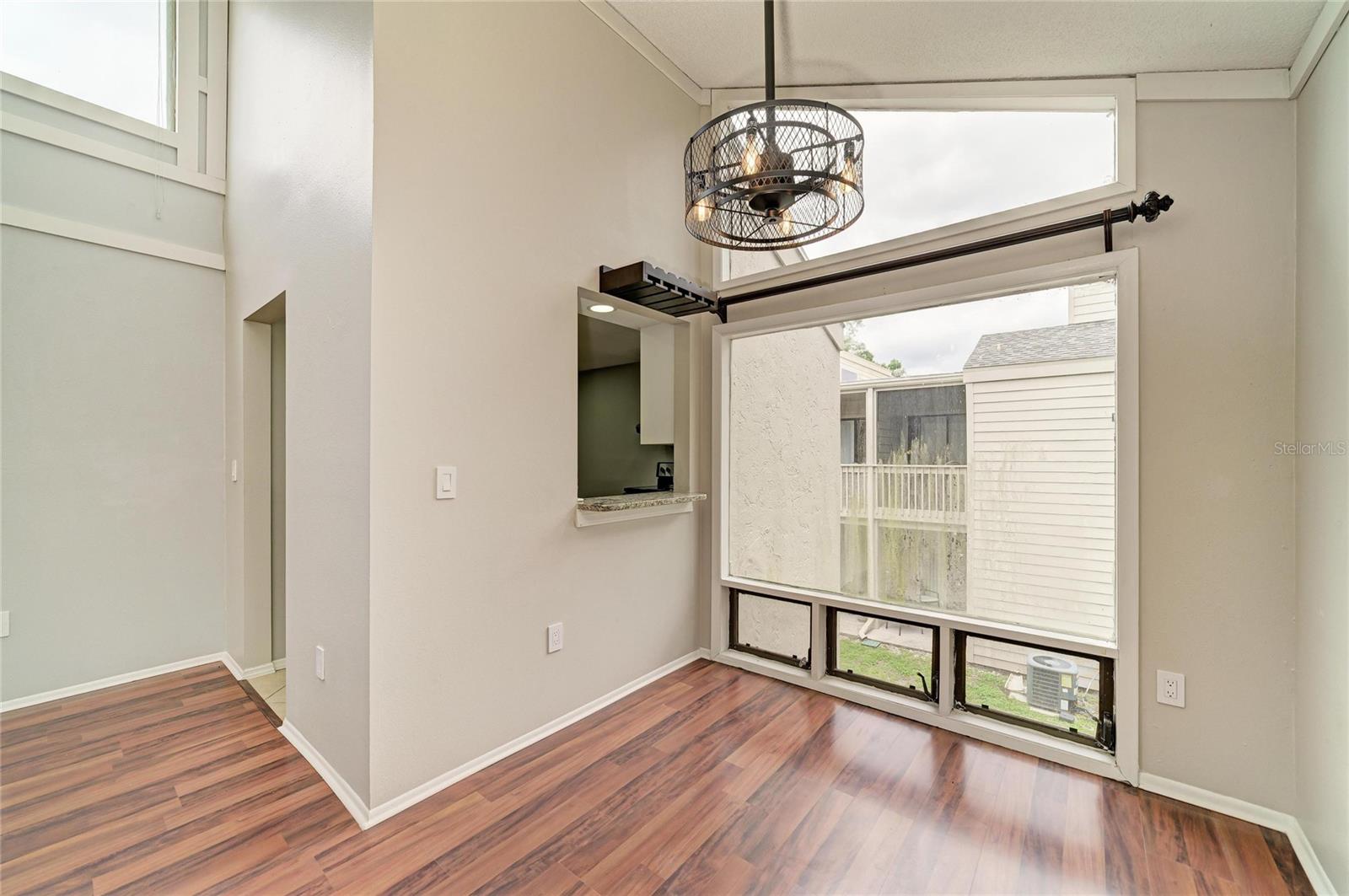 Listing Image #11