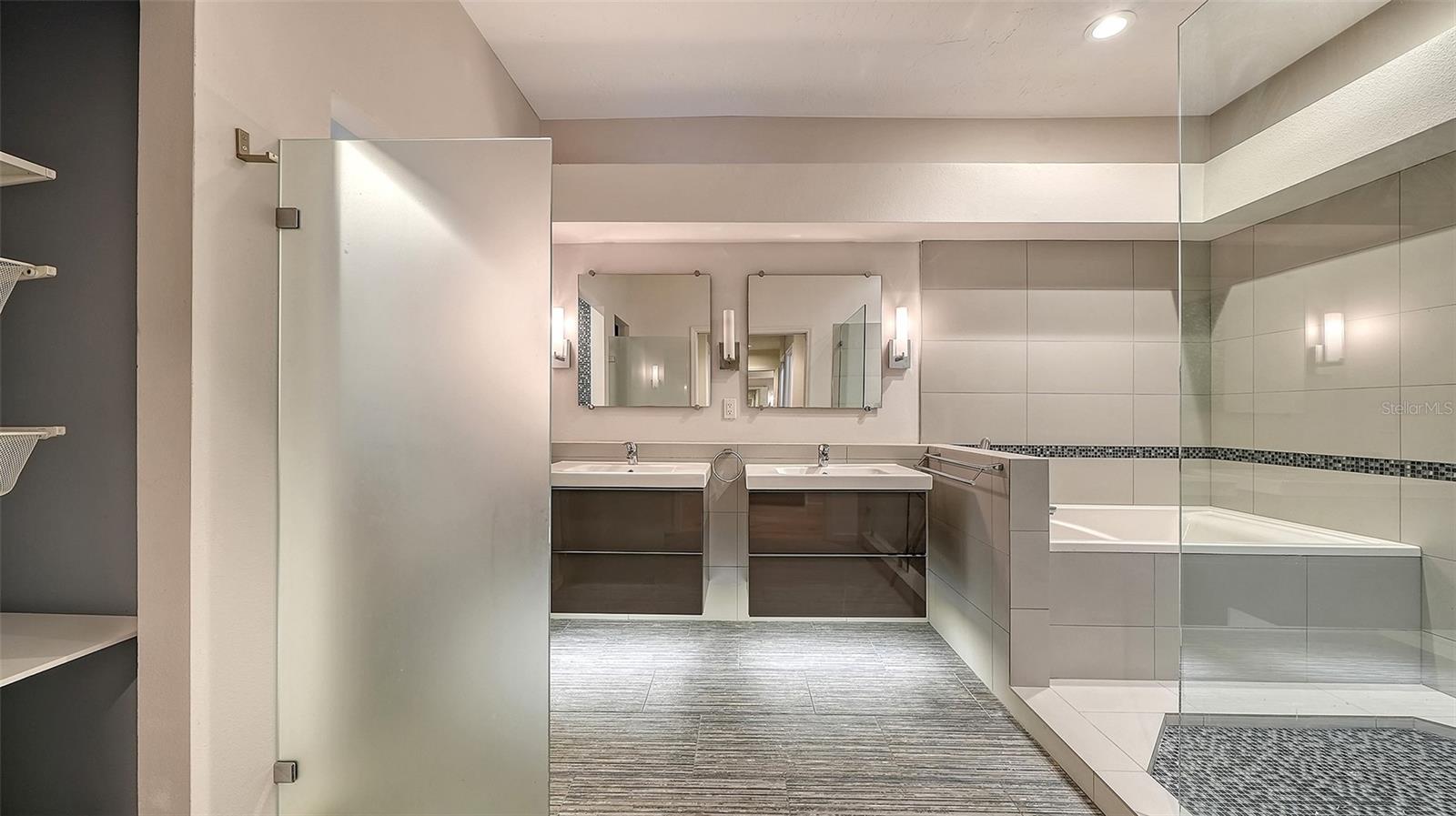 Listing Image #12