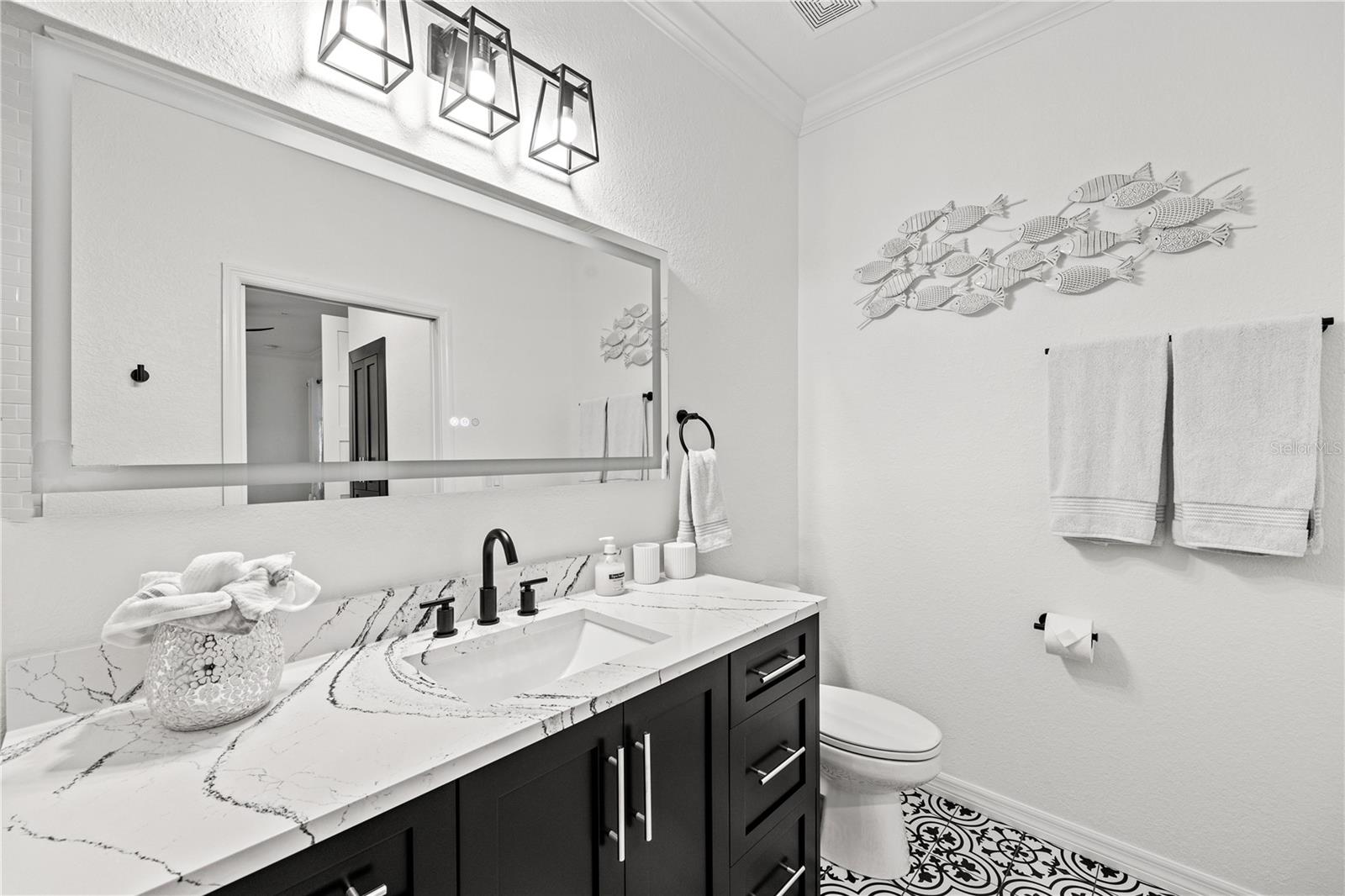 Listing Image #11