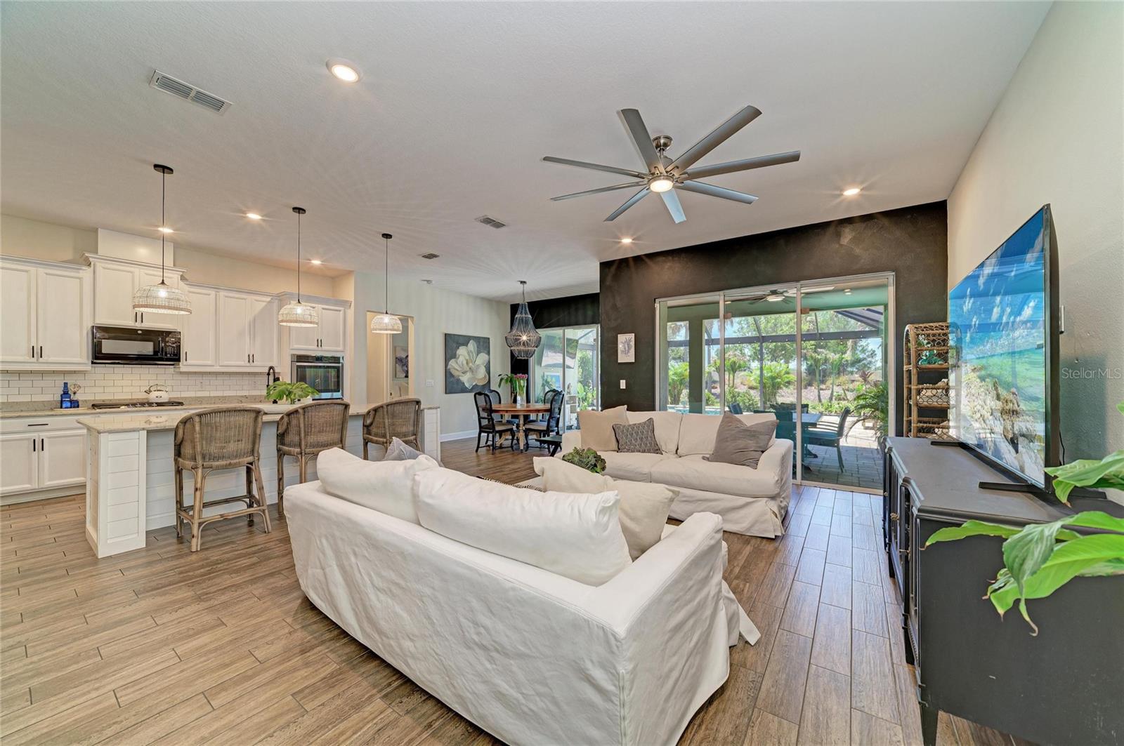 Listing Image #3