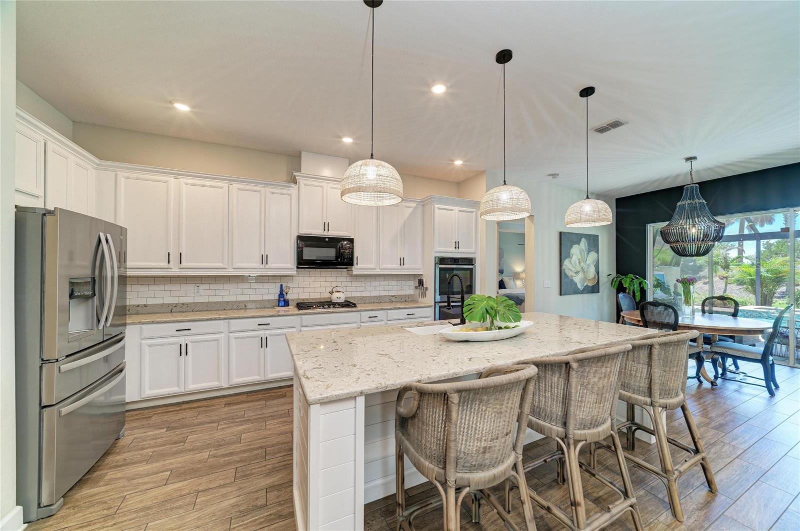 Listing Image #12