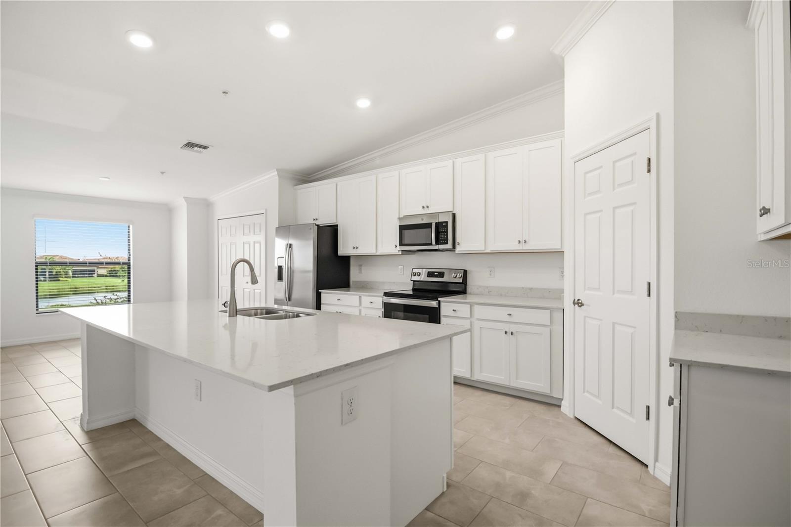 Listing Image #9