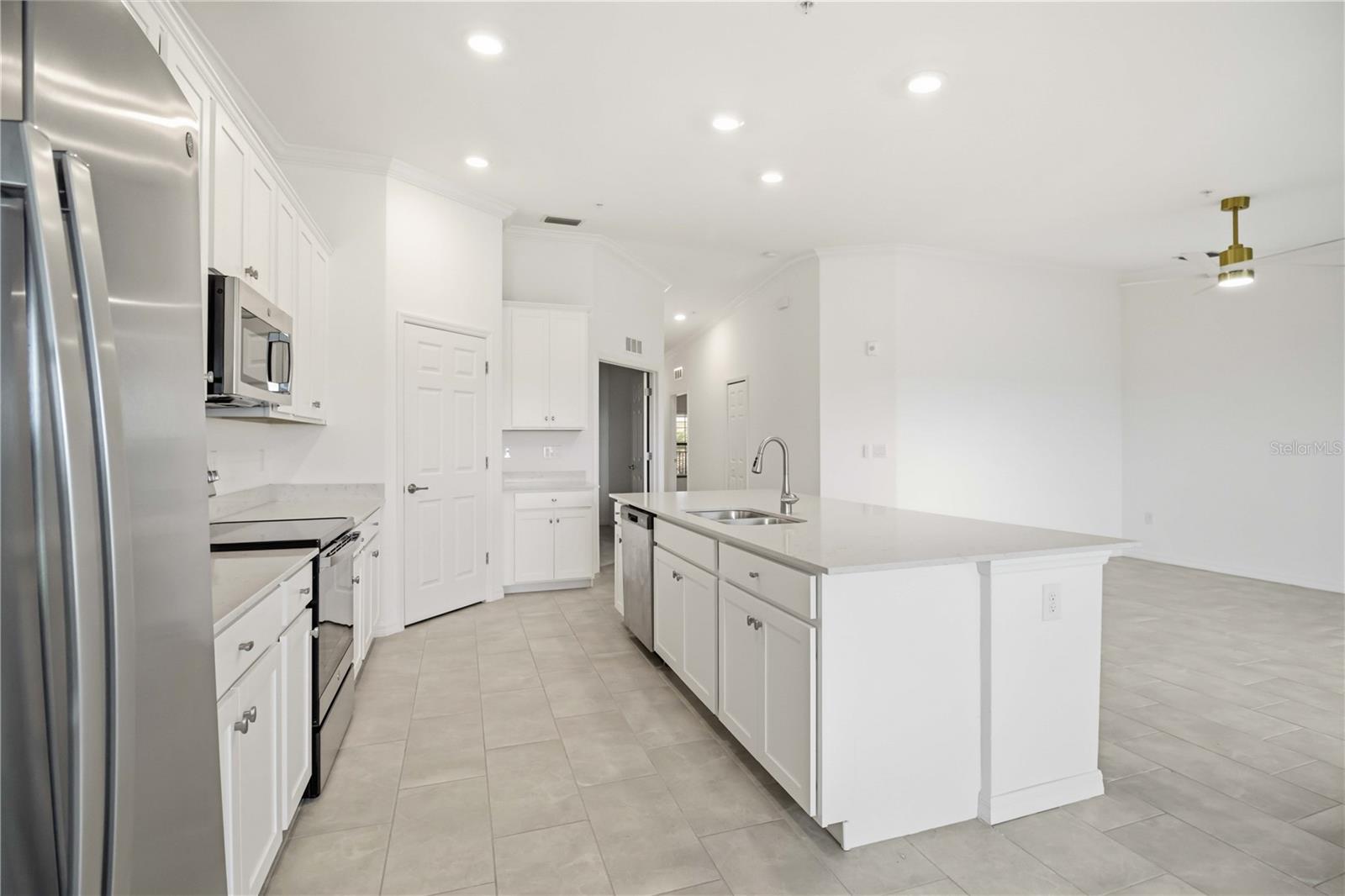 Listing Image #11