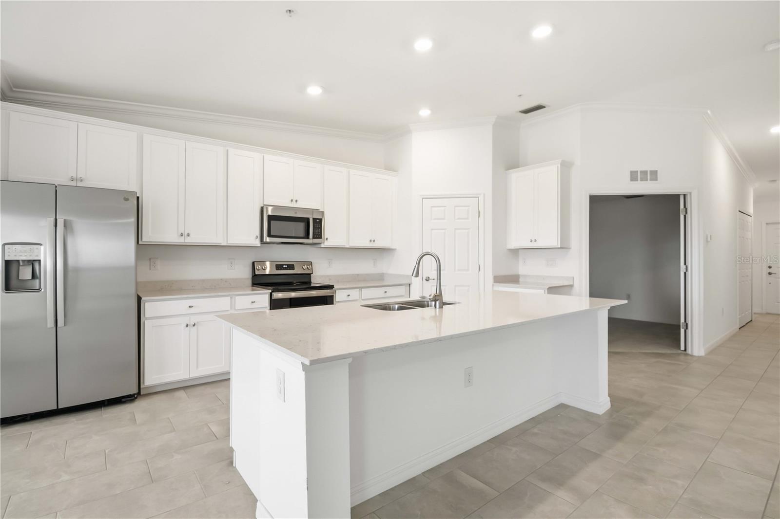 Listing Image #13