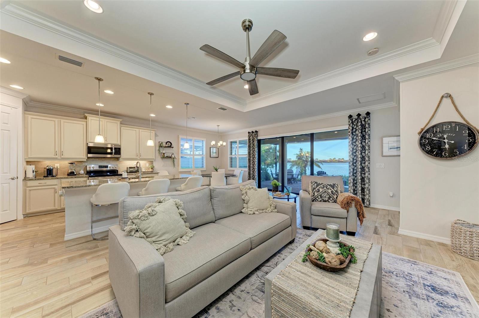 Listing Image #10