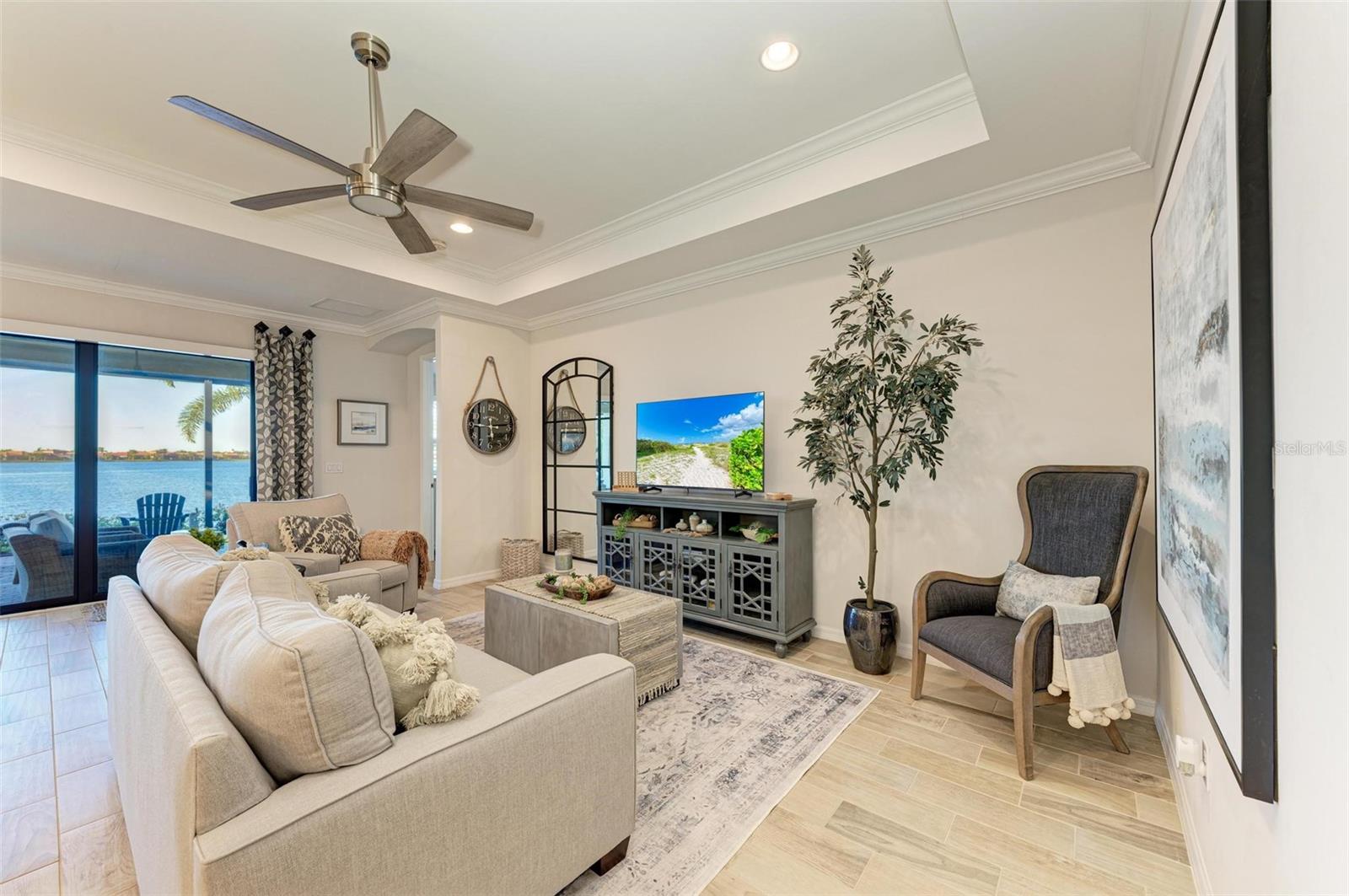 Listing Image #11
