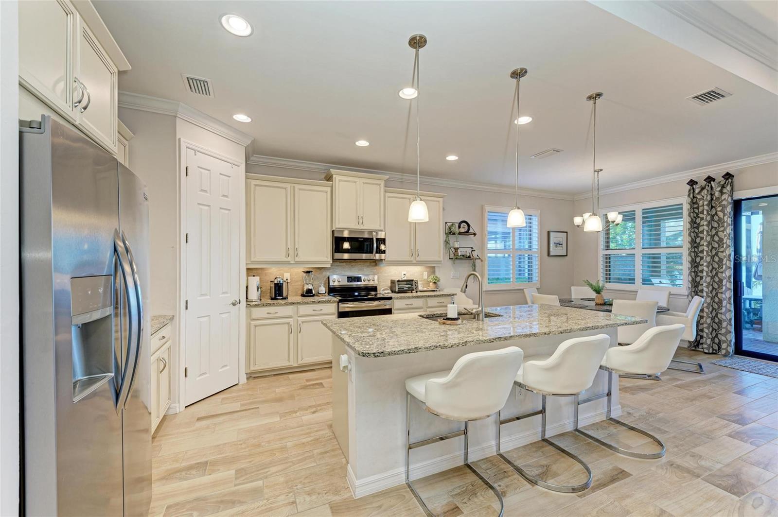 Listing Image #15