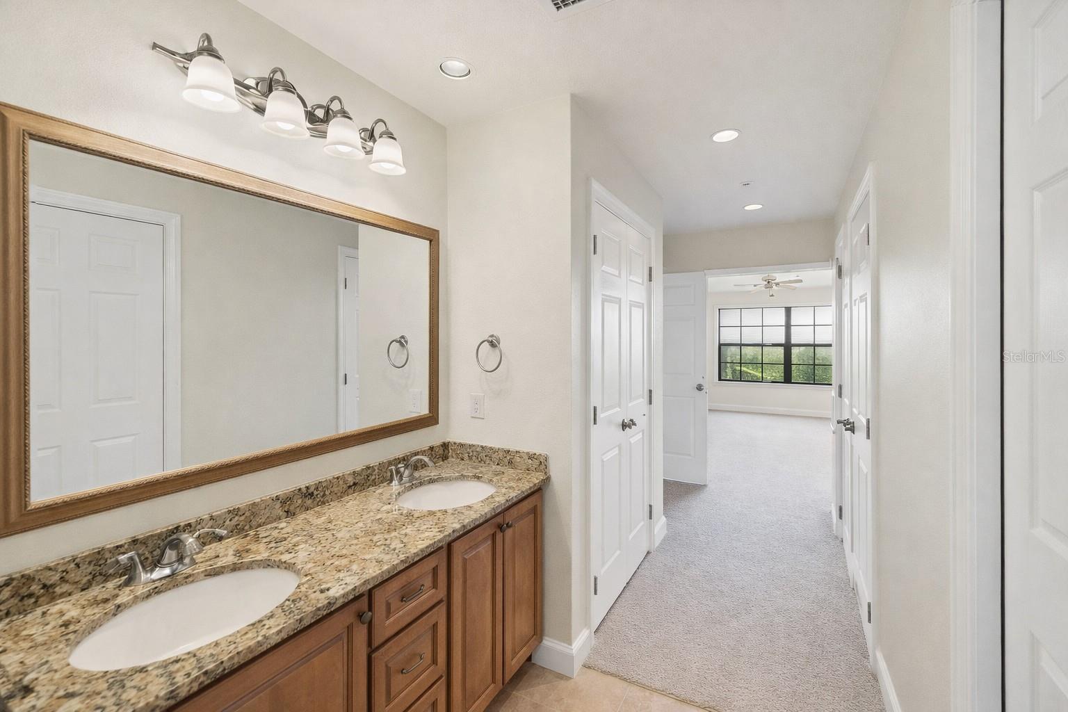 Listing Image #12
