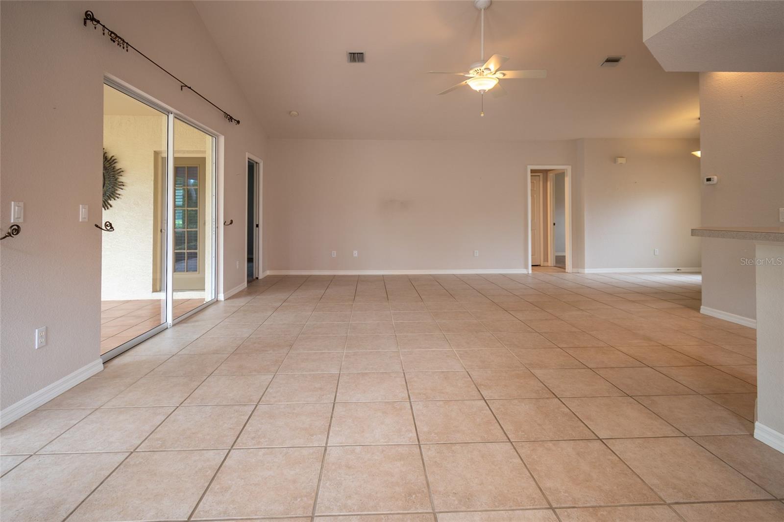 Listing Image #9