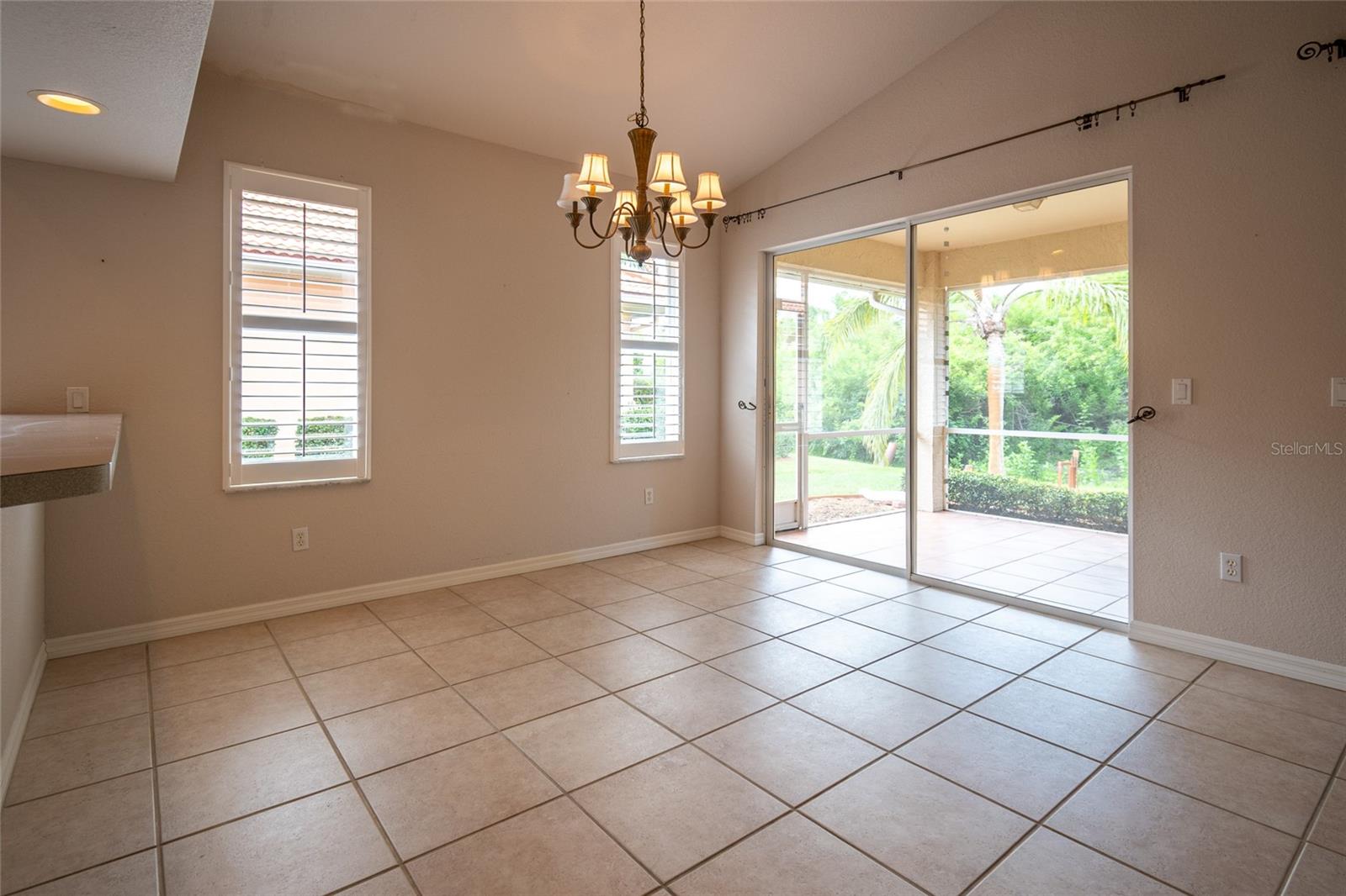 Listing Image #11
