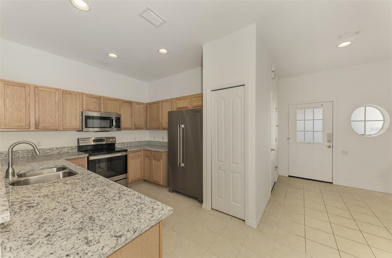 Listing Image #9