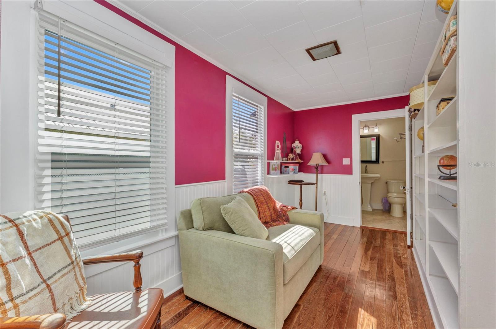 Listing Image #8