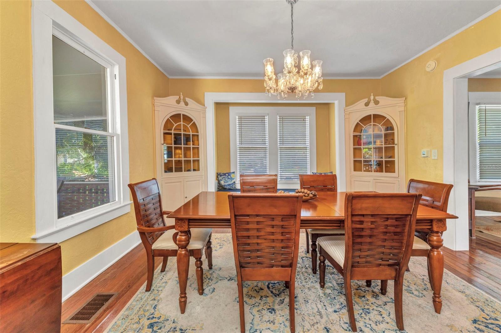 Listing Image #11