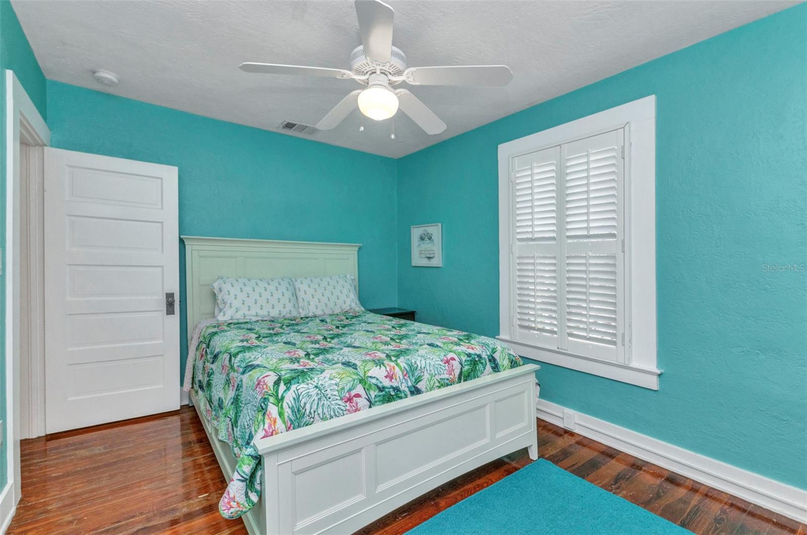 Listing Image #16