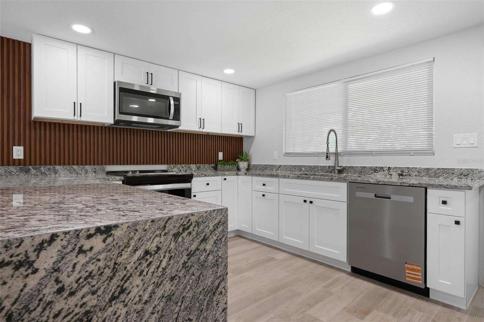 Listing Image #3
