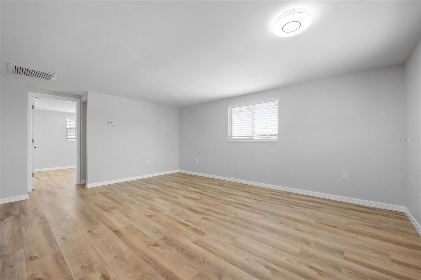Listing Image #13
