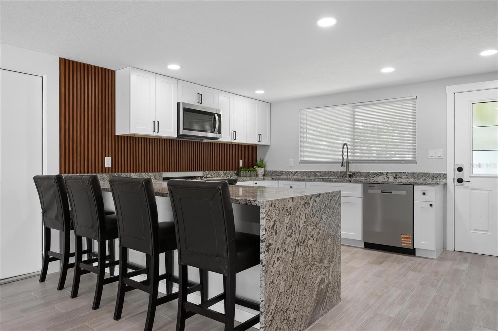 Listing Image #32