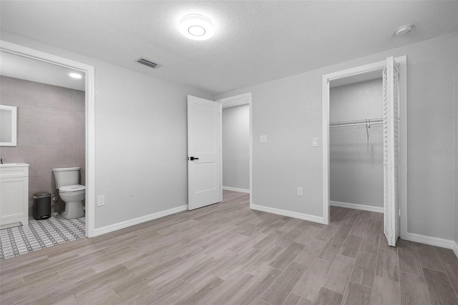 Listing Image #42