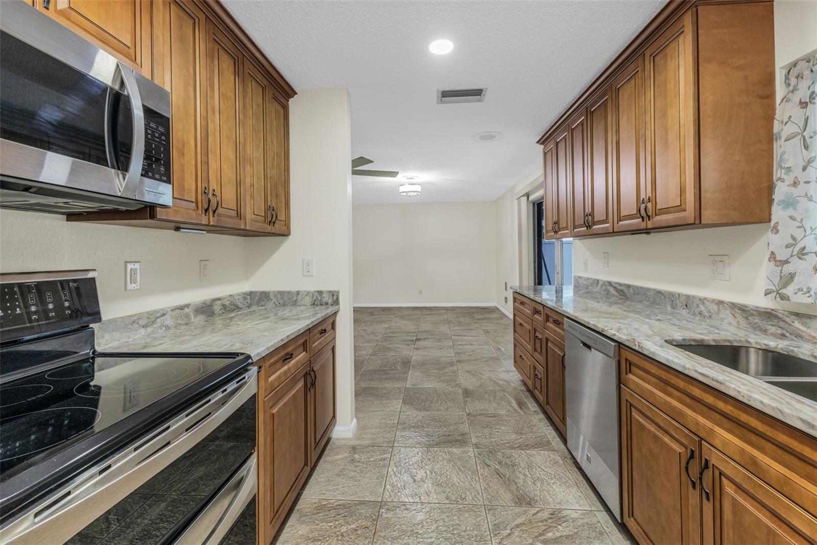 Listing Image #3