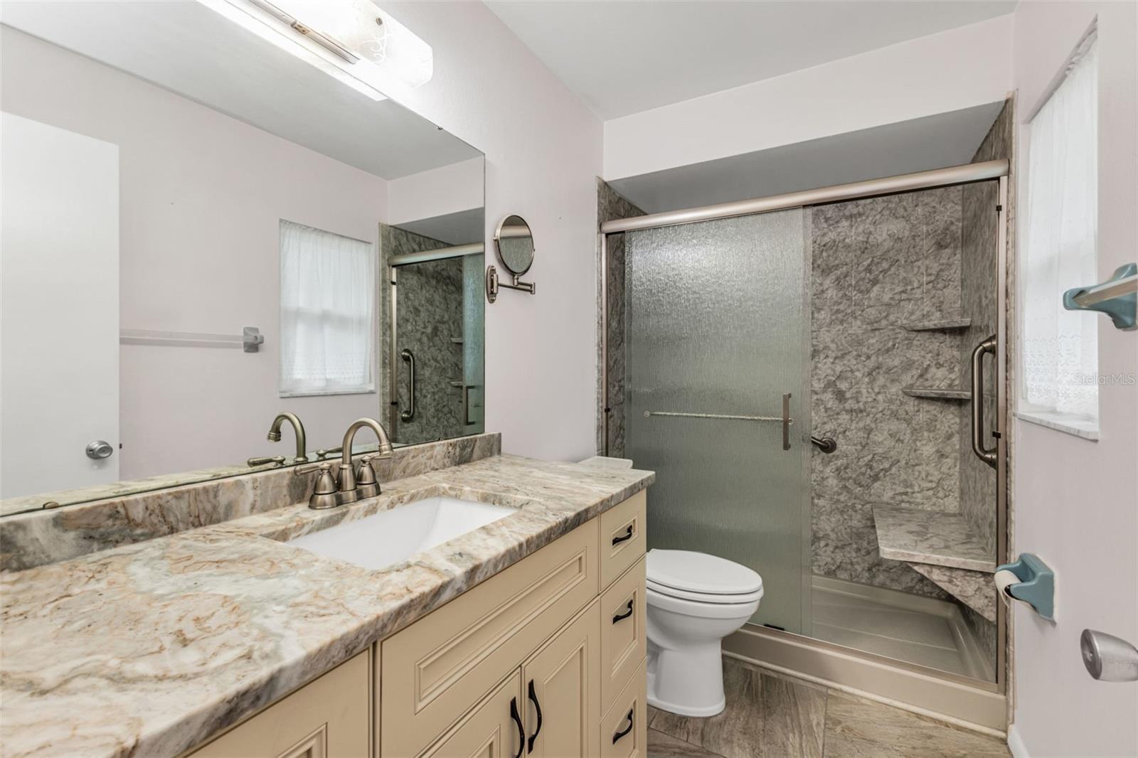 Listing Image #8