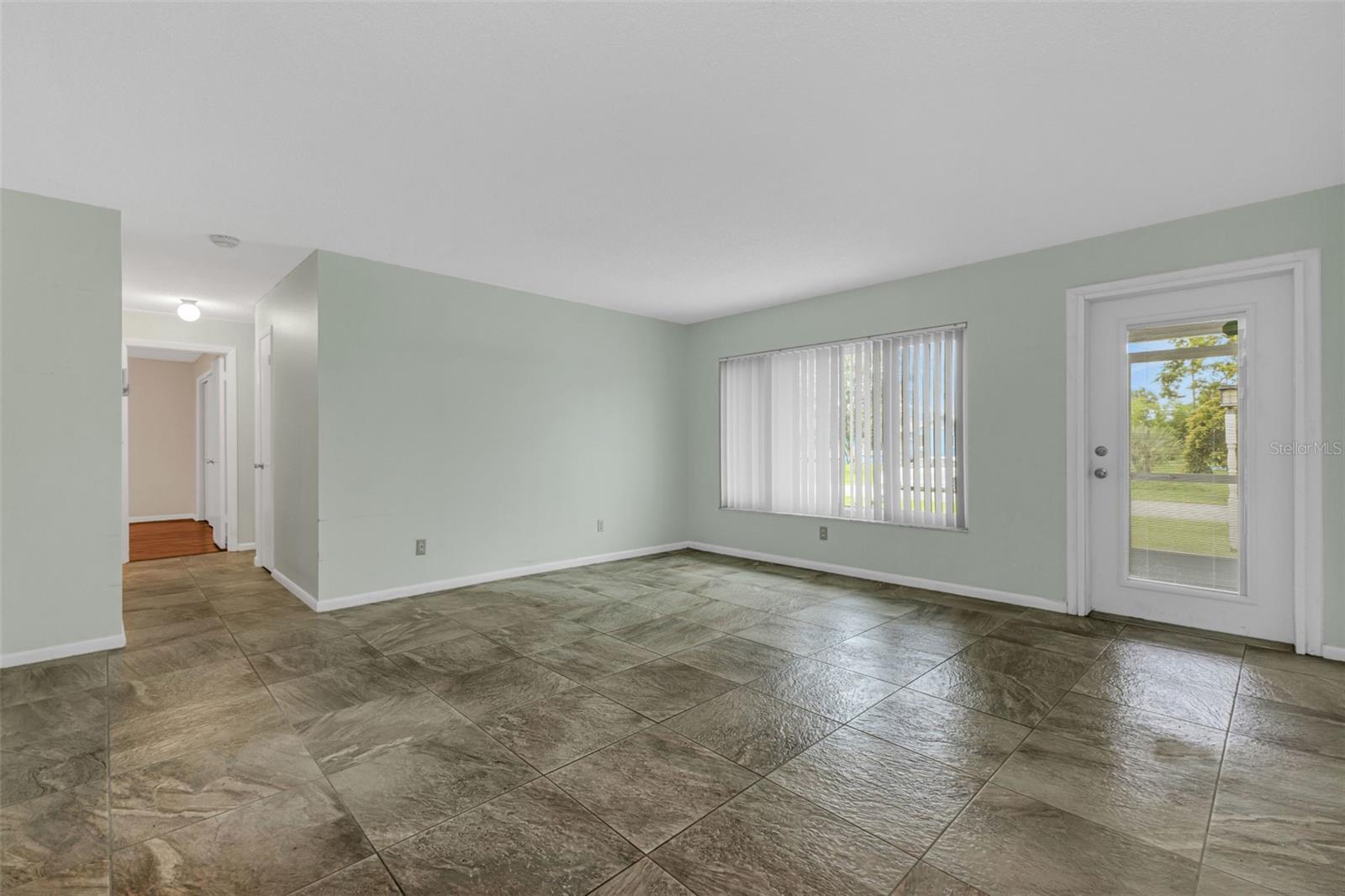 Listing Image #11