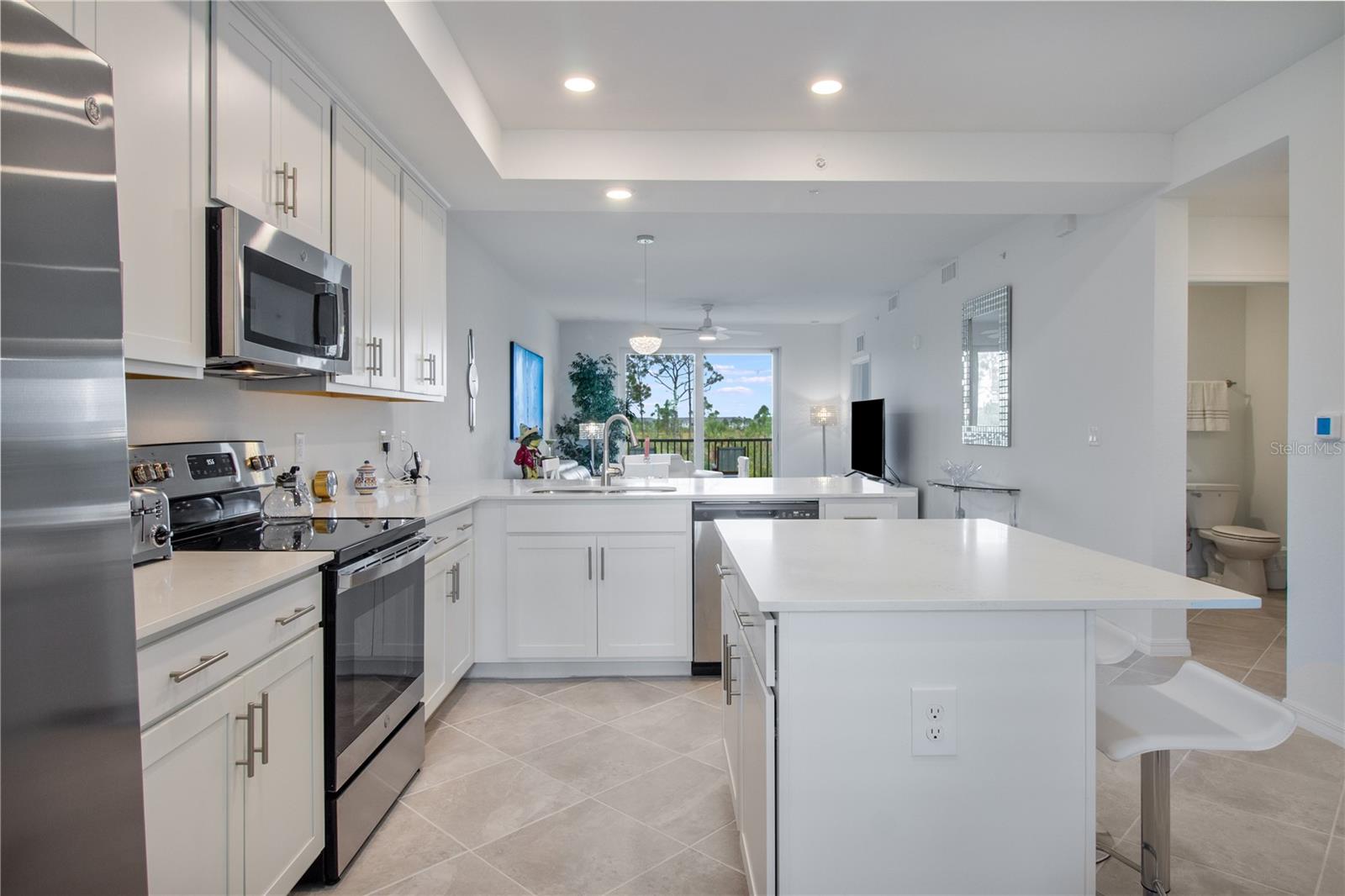 Listing Image #11