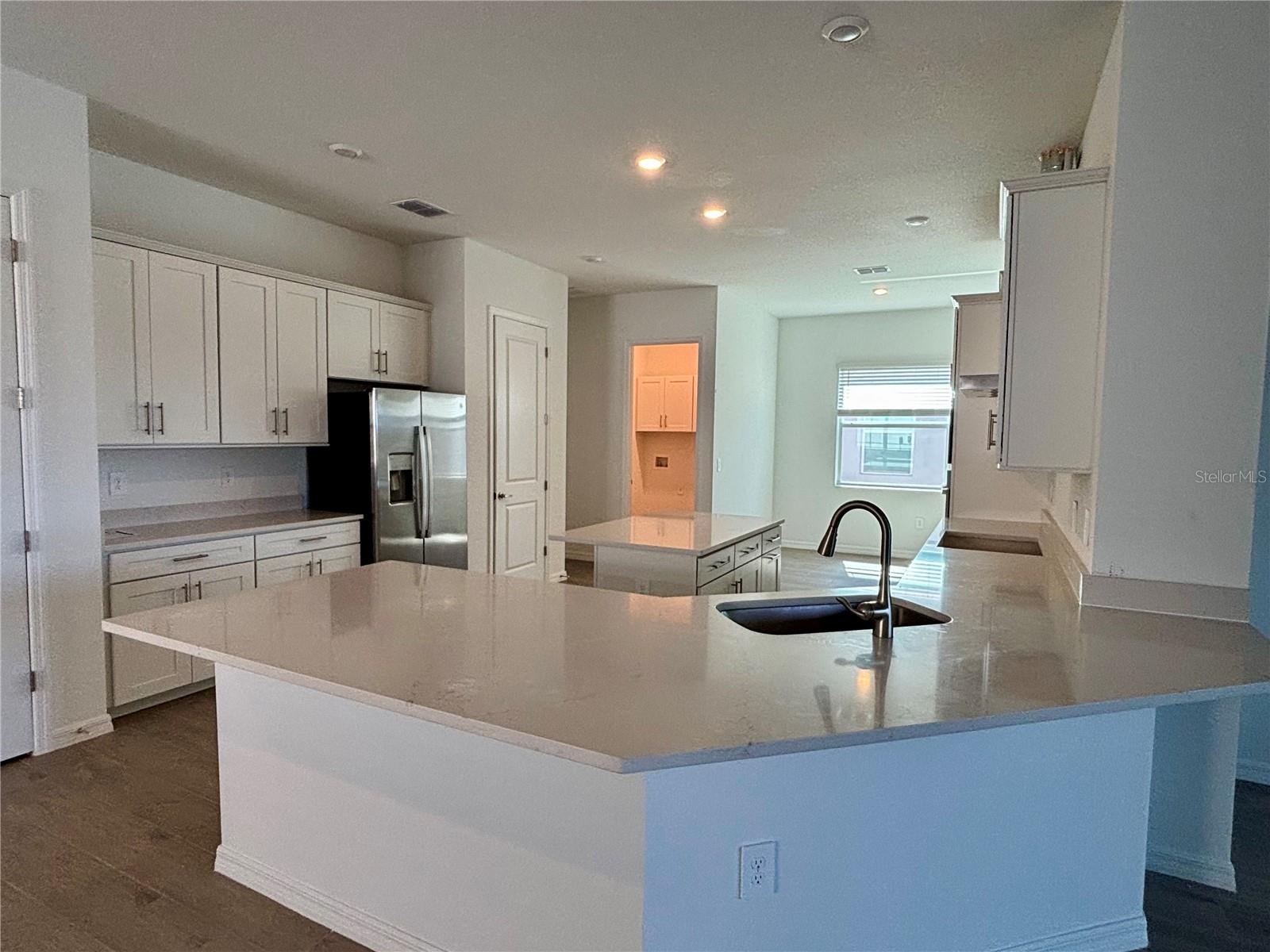 Listing Image #4