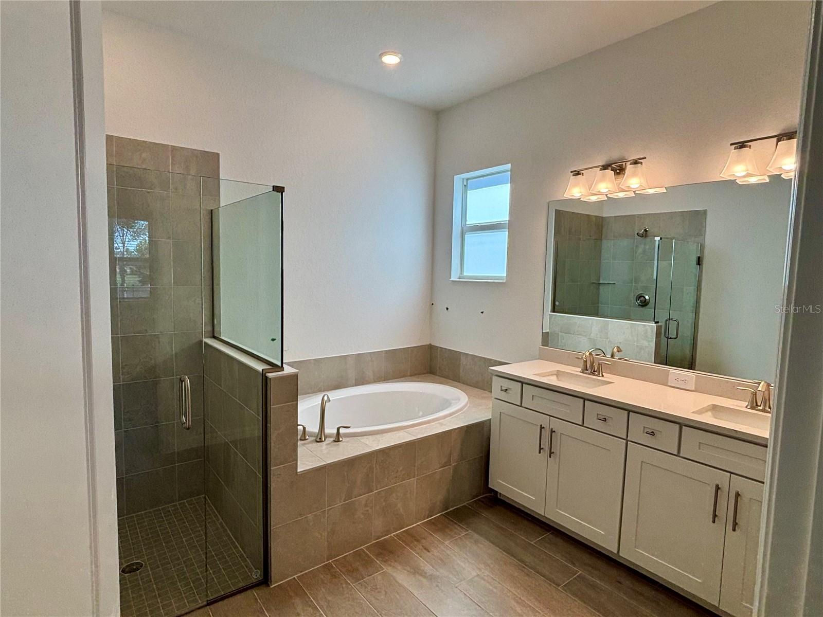 Listing Image #8