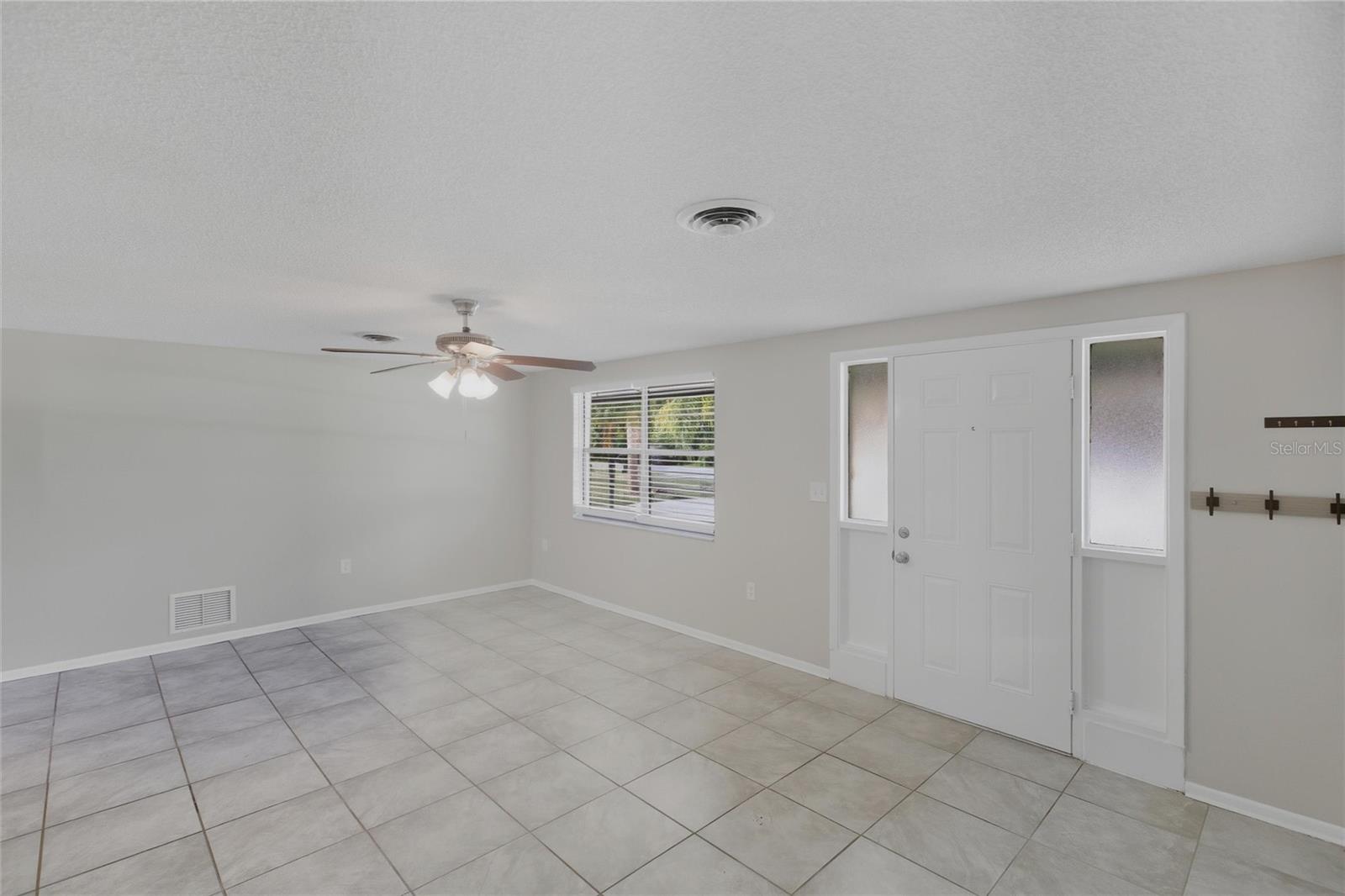 Listing Image #3