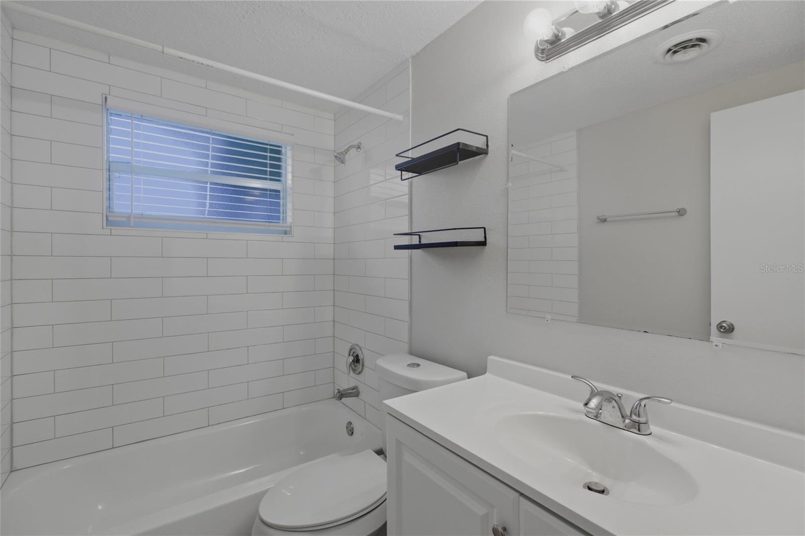 Listing Image #4