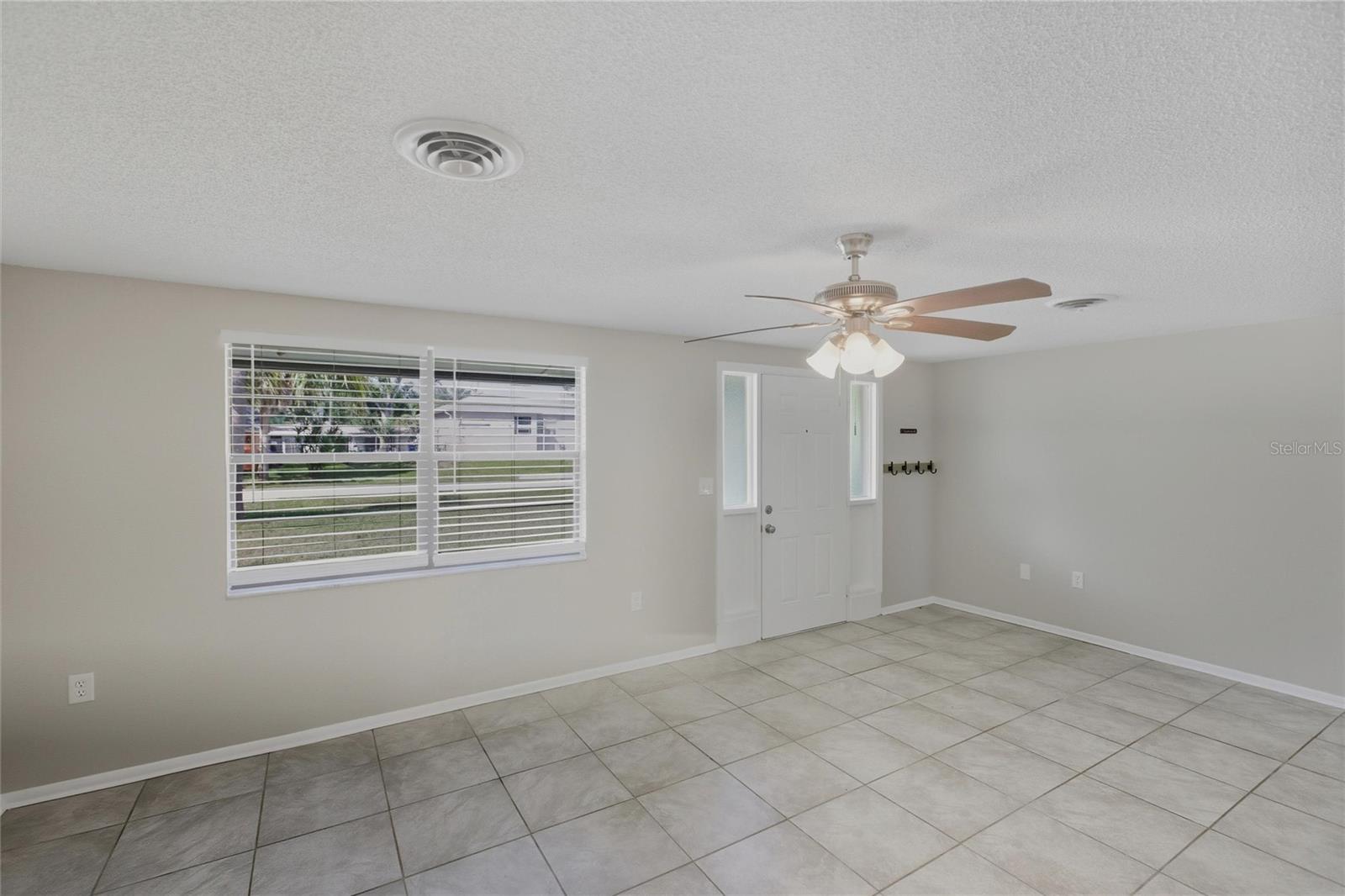 Listing Image #7