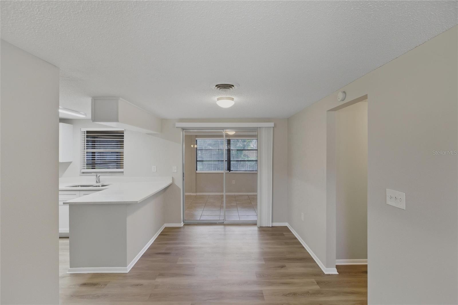 Listing Image #9