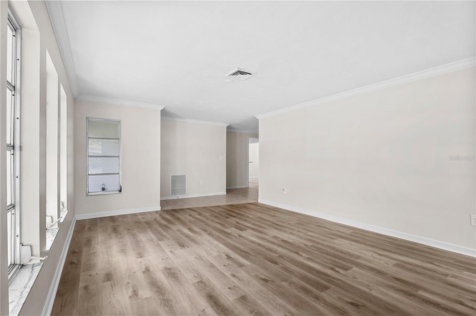Listing Image #6
