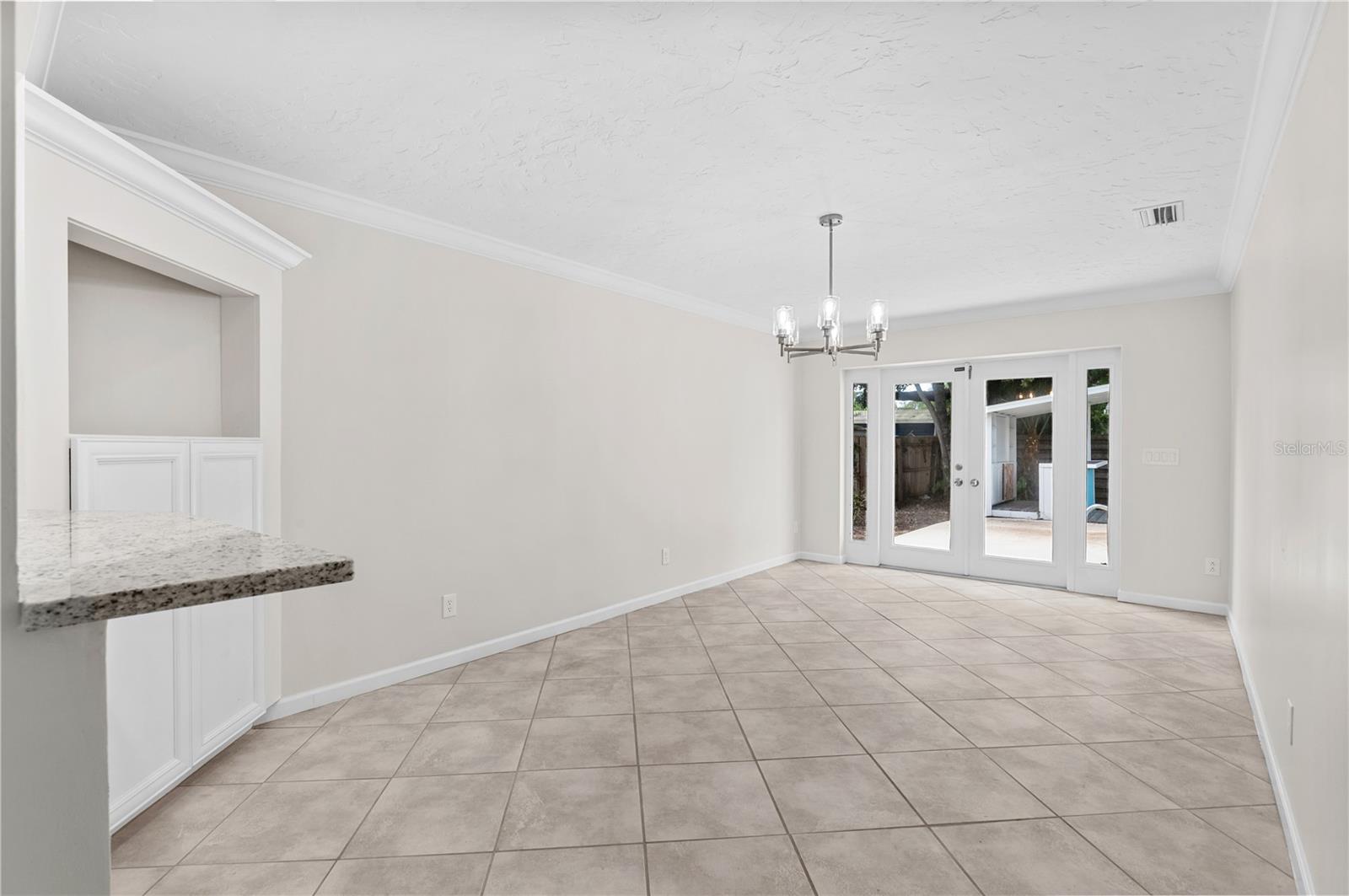Listing Image #9