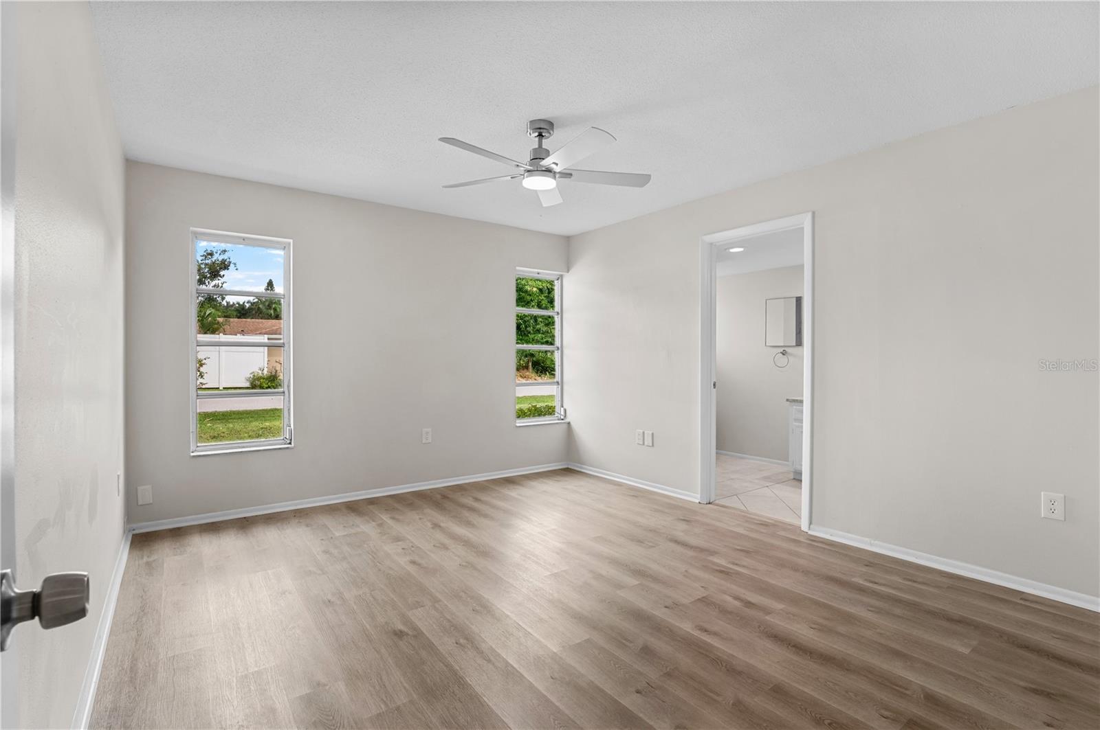 Listing Image #13