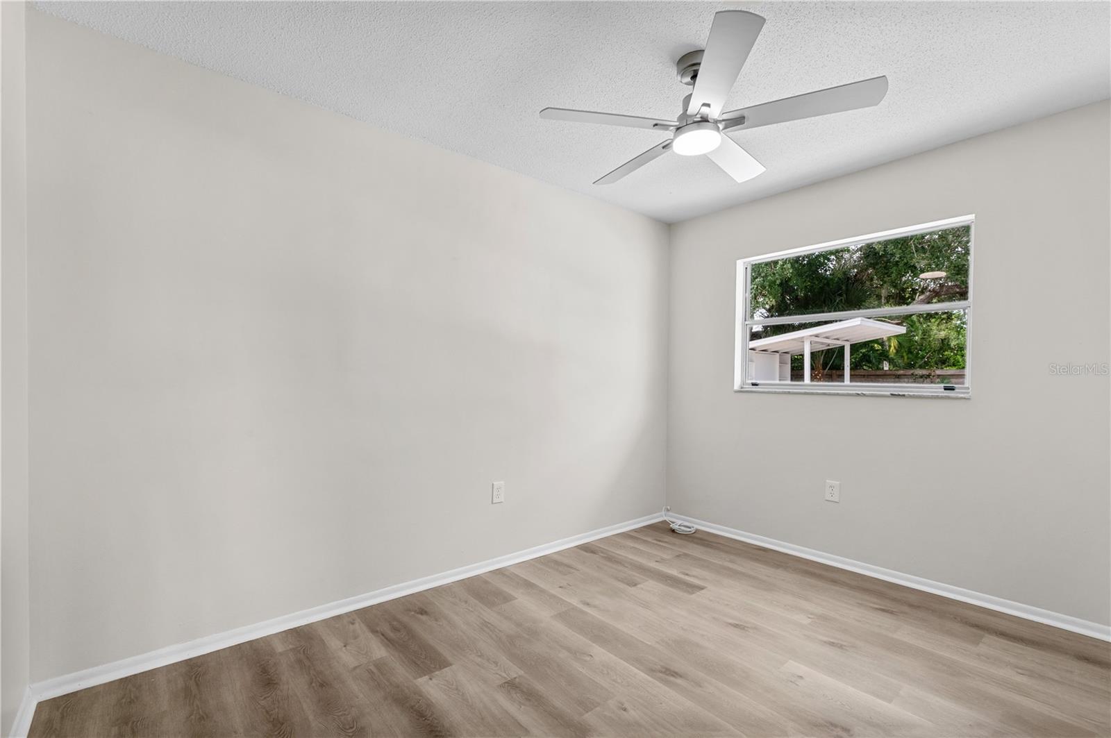 Listing Image #15