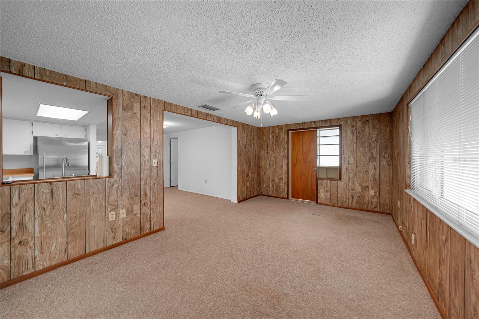 Listing Image #11