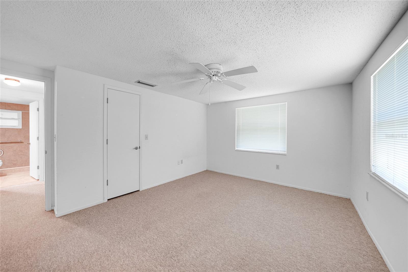 Listing Image #23